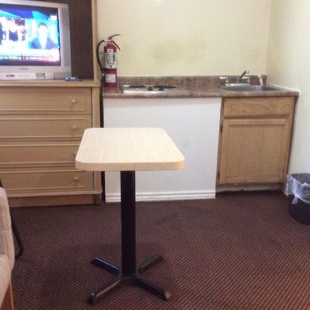 Palace Inn Motel Sarnia Bagian luar foto