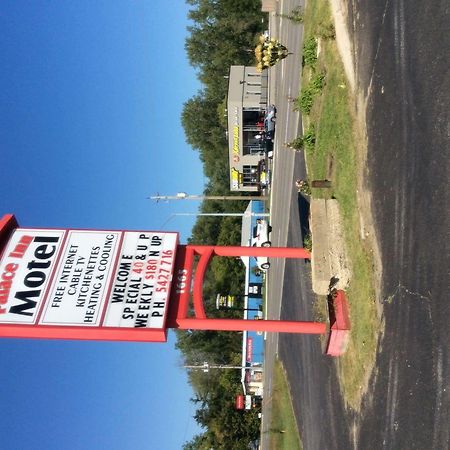 Palace Inn Motel Sarnia Bagian luar foto