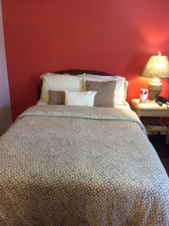 Palace Inn Motel Sarnia Bagian luar foto