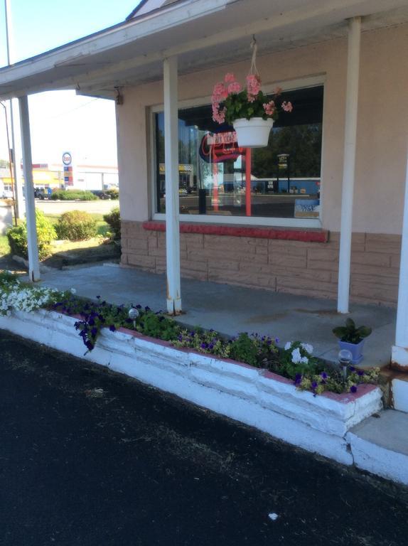 Palace Inn Motel Sarnia Bagian luar foto
