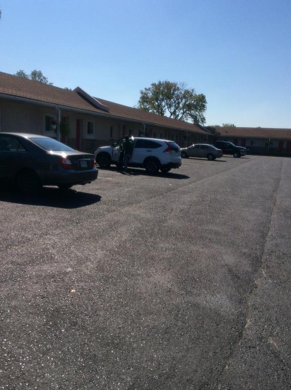 Palace Inn Motel Sarnia Bagian luar foto