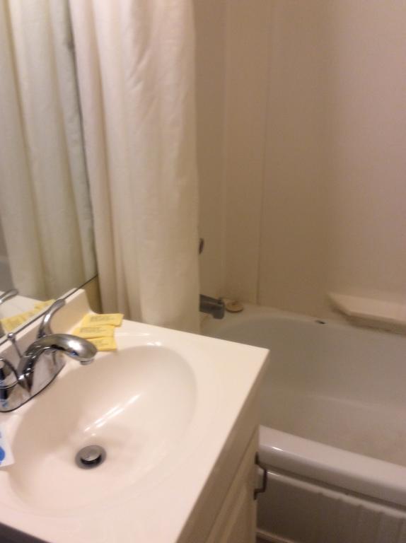 Palace Inn Motel Sarnia Bagian luar foto