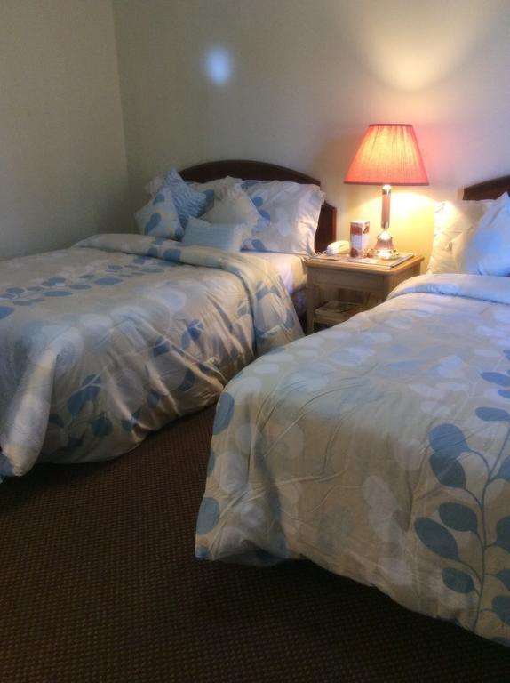 Palace Inn Motel Sarnia Bagian luar foto