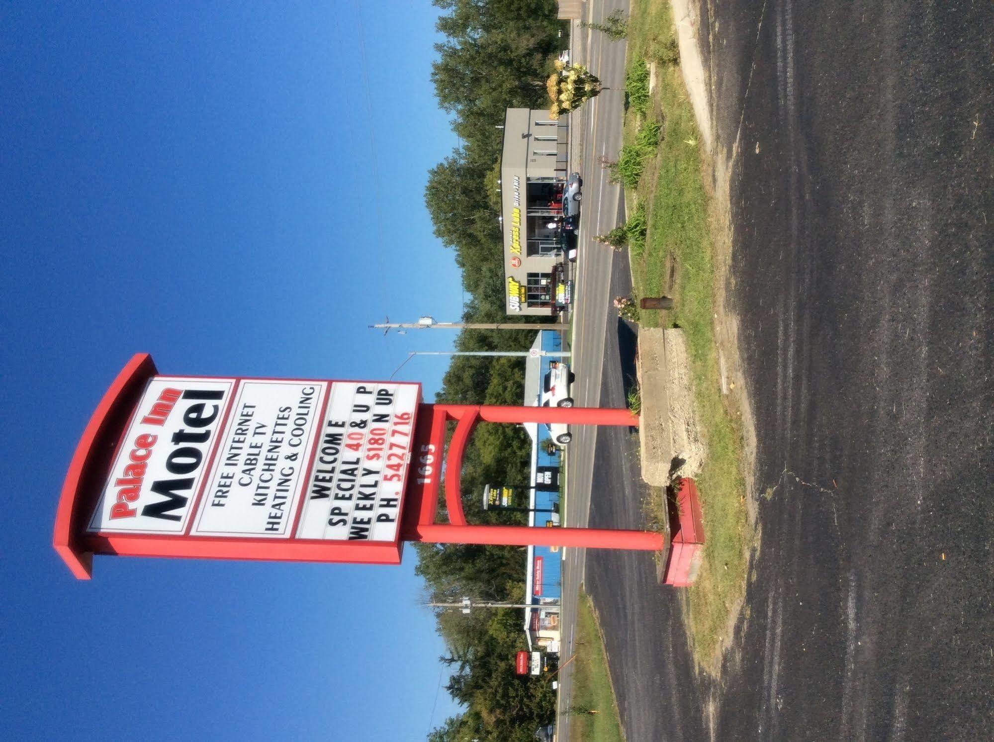Palace Inn Motel Sarnia Bagian luar foto